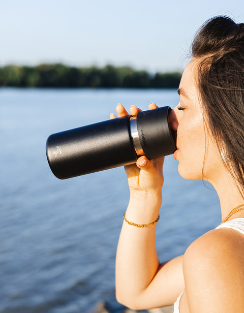 Geöffnet geniesst du 80% mehr Aroma durch die grosse Trinköffnung
