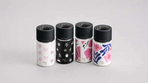 IRISgo® cup Designs, vier Swiss Made Thermobecher mit Boho Coral, Boho Bloom, Herz und Winter Design
