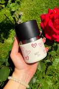 IRISgo cup drop 200ml Herz Design in der Hand – stylischer Thermobecher als Geschenkidee