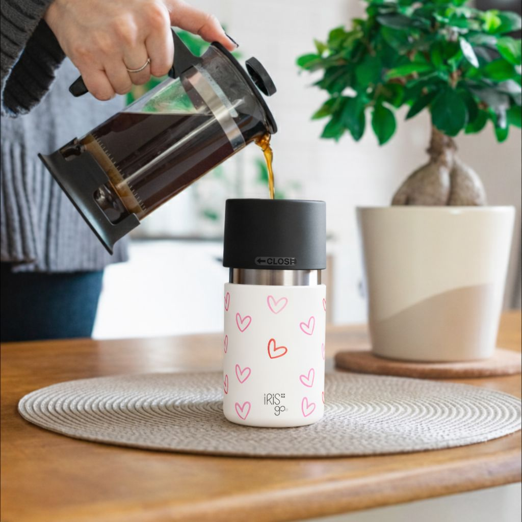 IRISgo® cup Thermobecher sip 350ml im Herz Design mit Kaffee
