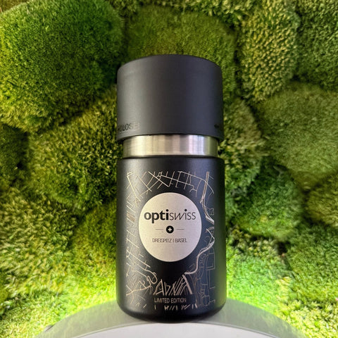 IRISgo® cup mit Logo Gravur für Optiswiss, B2B Co-Branding Referenz