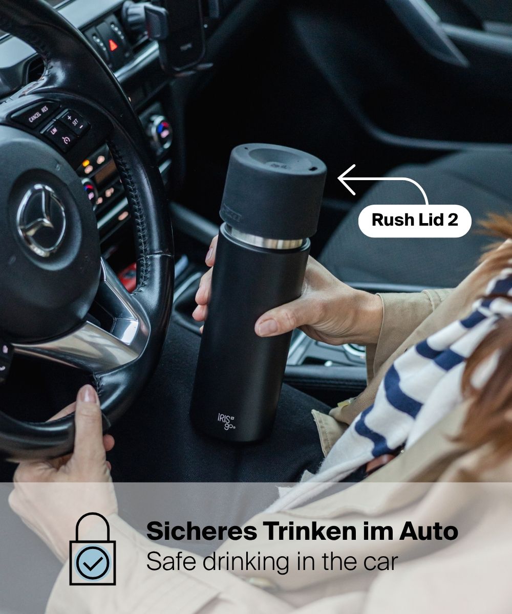 IRISgo® cup stream 650ml Thermobecher mit Rush Lid 2 in roasted black im Auto für sicheres Trinken unterwegs