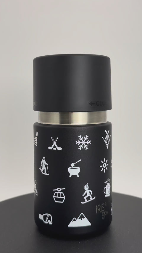 IRISgo Thermobecher mit Winter-Design im Einsatz – auslaufsicherer, isolierter To-go-Becher aus Edelstahl, Swiss Made.