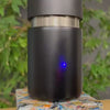 Logo Lasergravur auf dem IRISgo® cup in Roasted Black, personalisierbar für Firmen